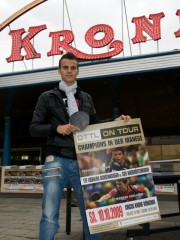Tischtennisstar Tiago Apolonia bei Cirkus Krone Tischtennisstar Tiago Apolonia bei Cirkus Krone