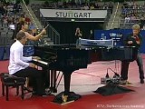 Tischtennis am Piano mit Joja Wendt, Torben Wosik und Dame bei der Tischtennis EM 2009 in Stuttgart