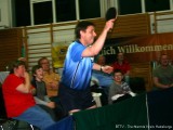 Jindrich Pansky hinter der Spielfeldumrandung