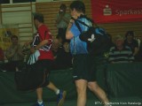 Jindrich Pansky und Milan Orlowsky verlassen unter Beifall die Arena
