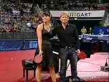 Tischtennis am Piano mit Torben Wosik und Dame bei der Tischtennis EM 2009 in Stuttgart